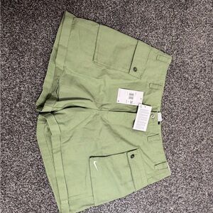 Nike men’s  Olive Cargo Shorts